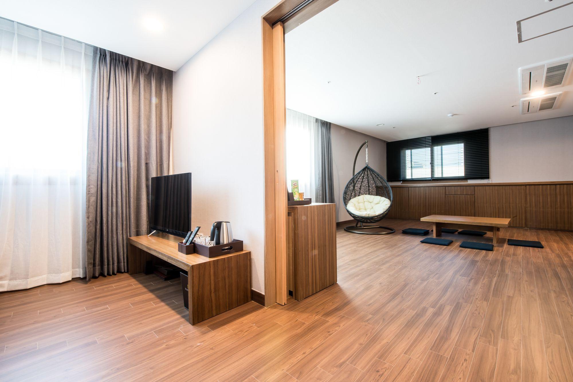 ซิลลา บูทิก โฮเต็ล พรีเมียม Hotel คยองจู ภายนอก รูปภาพ